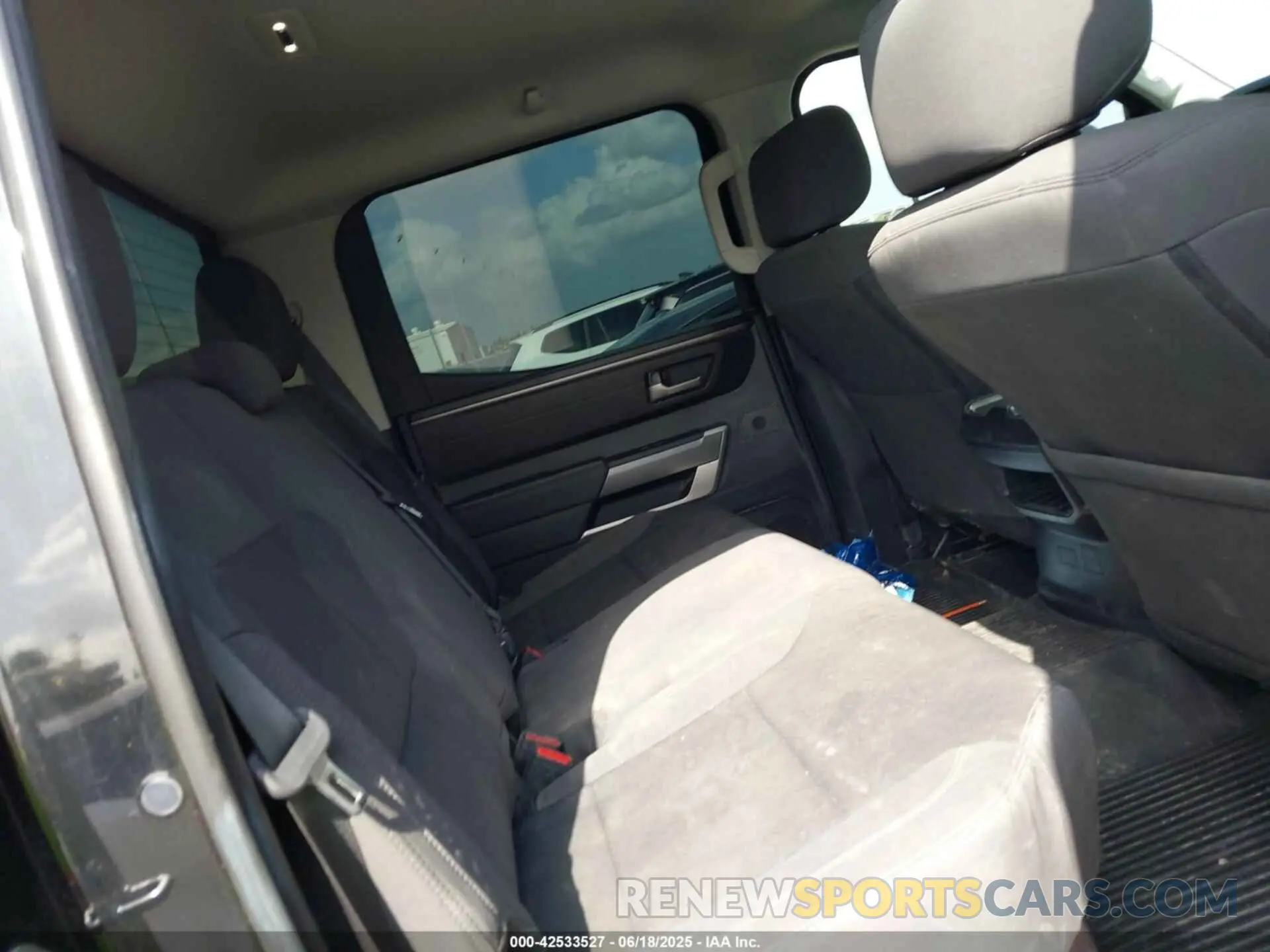 8 fotografías del automóvil dañado 5TFLA5DB8PX067014 TOYOTA TUNDRA 2023