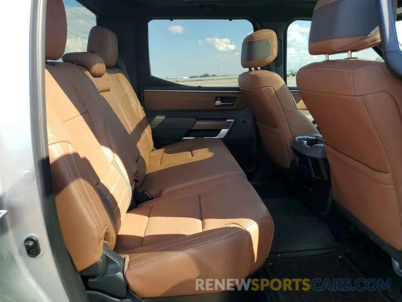 10 fotografías del automóvil dañado 5TFMA5AB6PX026745 TOYOTA TUNDRA 2023