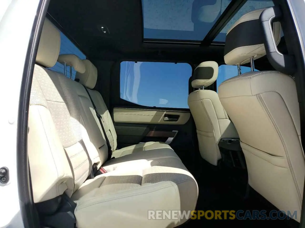 10 fotografías del automóvil dañado 5TFMC5AB9PX002272 TOYOTA TUNDRA 2023