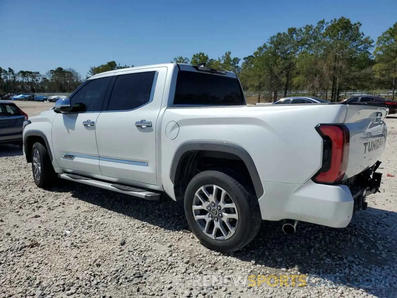 2 fotografías del automóvil dañado 5TFMC5AB9PX002272 TOYOTA TUNDRA 2023