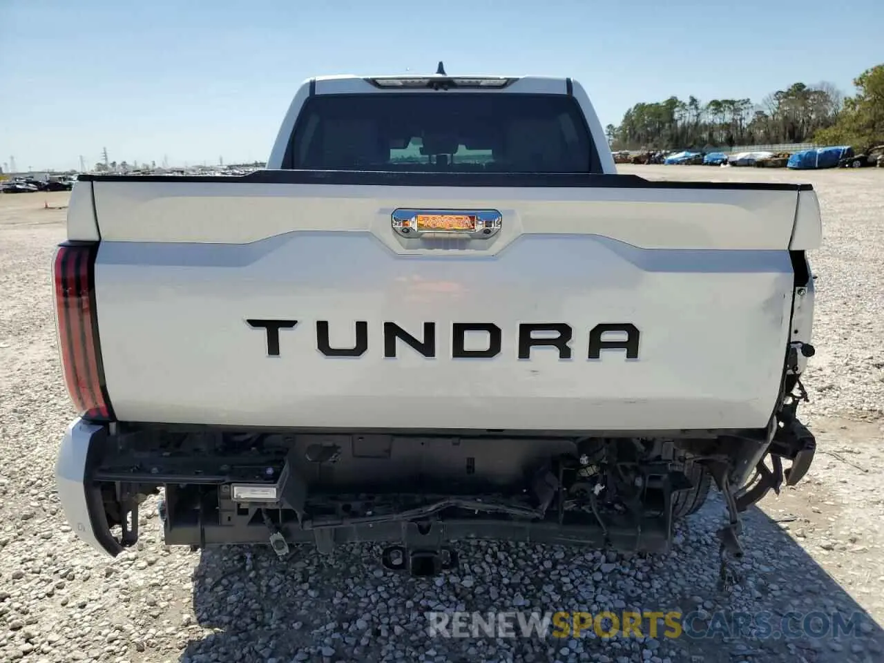 6 fotografías del automóvil dañado 5TFMC5AB9PX002272 TOYOTA TUNDRA 2023
