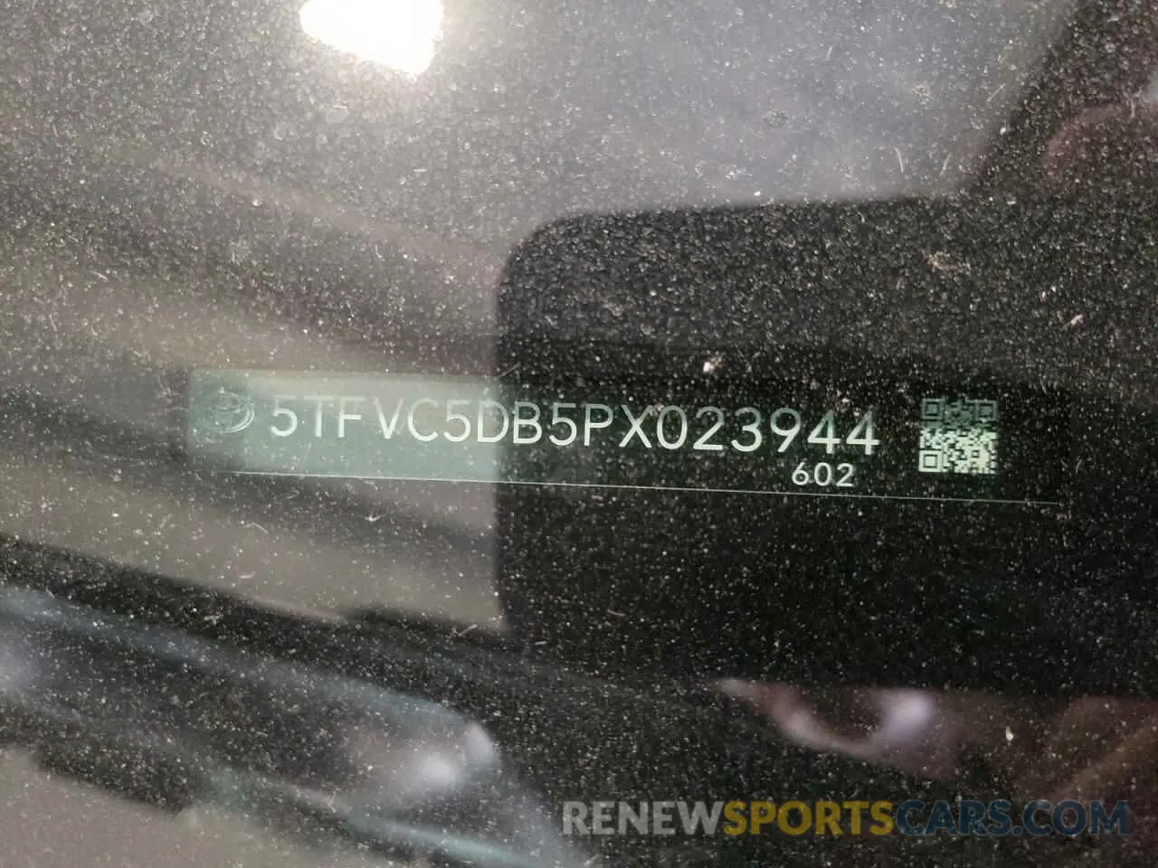 12 fotografías del automóvil dañado 5TFVC5DB5PX023944 TOYOTA TUNDRA 2023