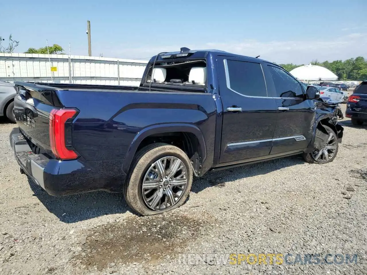 3 fotografías del automóvil dañado 5TFVC5DB9PX028516 TOYOTA TUNDRA 2023