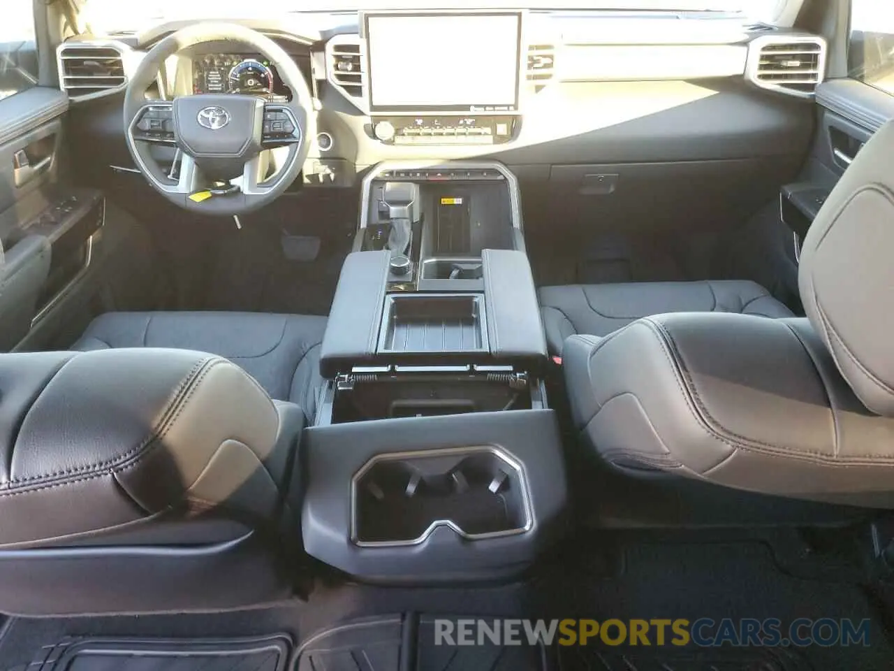 8 fotografías del automóvil dañado 5TFJA5DB4RX202175 TOYOTA TUNDRA 2024