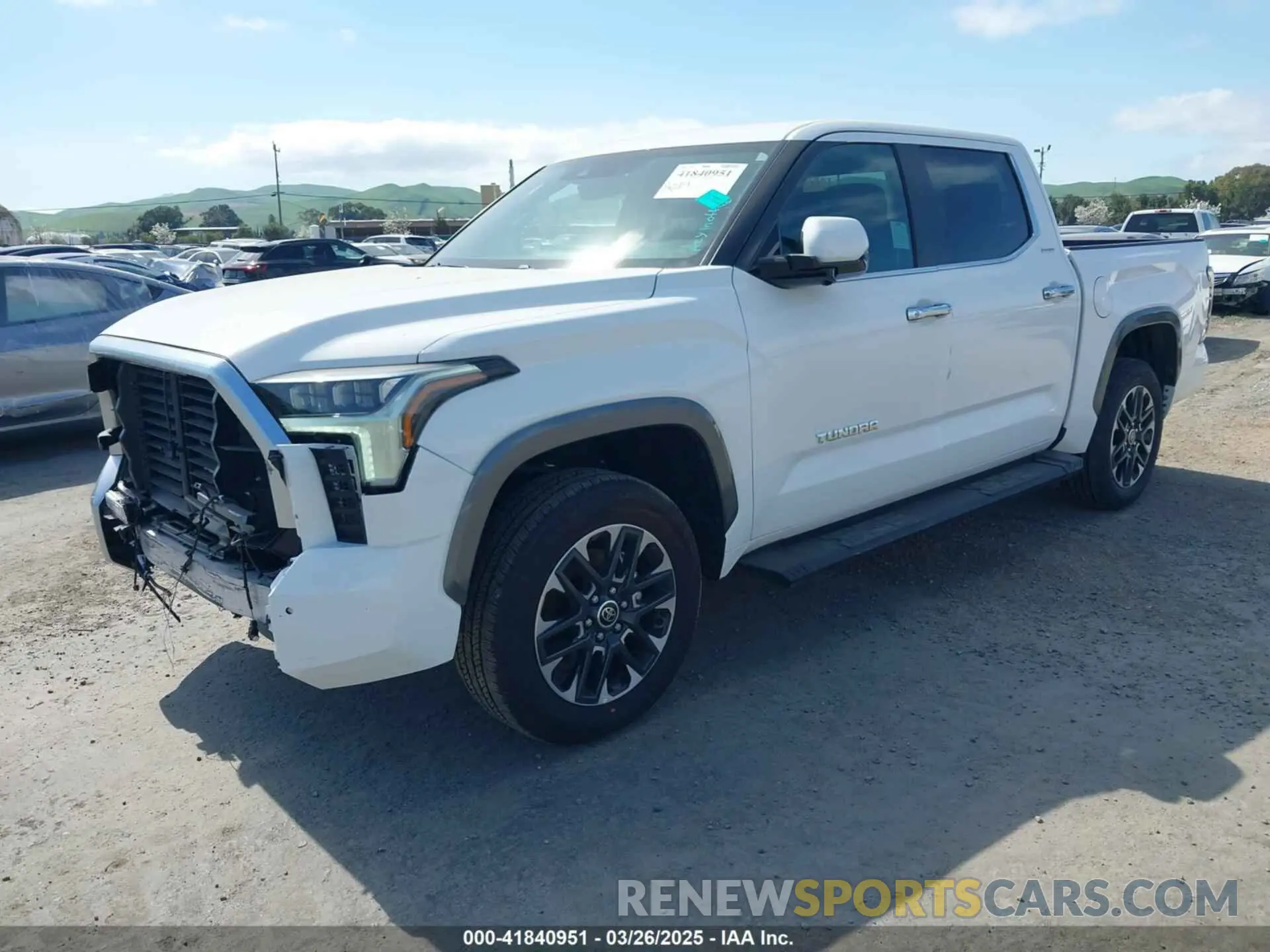2 fotografías del automóvil dañado 5TFJA5DB4RX210700 TOYOTA TUNDRA 2024