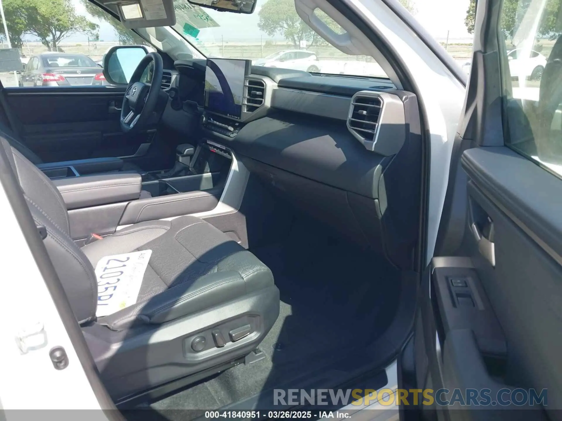 5 fotografías del automóvil dañado 5TFJA5DB4RX210700 TOYOTA TUNDRA 2024