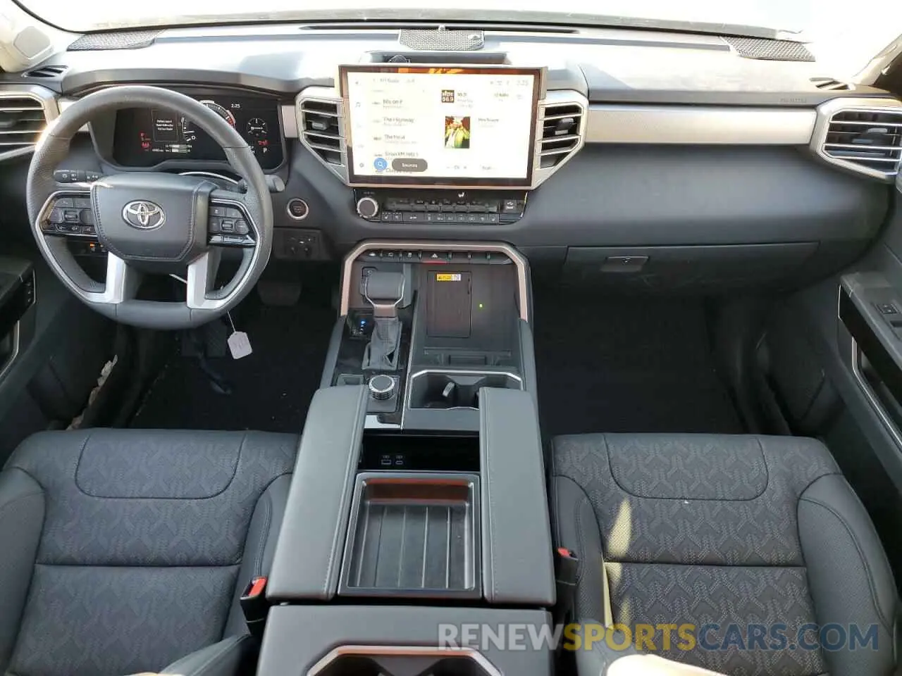 8 fotografías del automóvil dañado 5TFJA5DB4RX223558 TOYOTA TUNDRA 2024