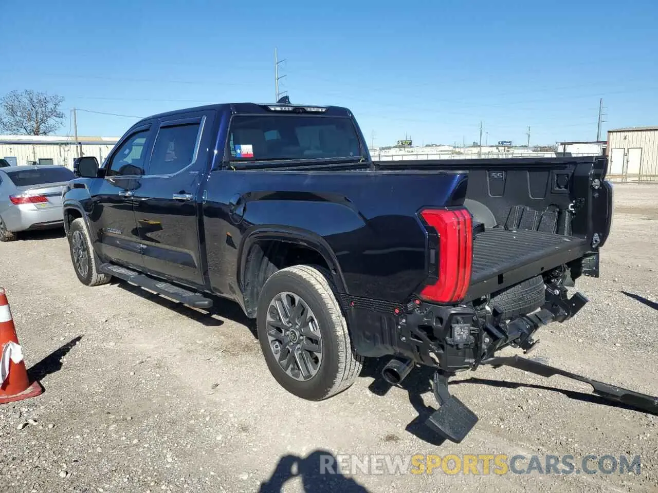 2 fotografías del automóvil dañado 5TFJA5EC2RX028713 TOYOTA TUNDRA 2024