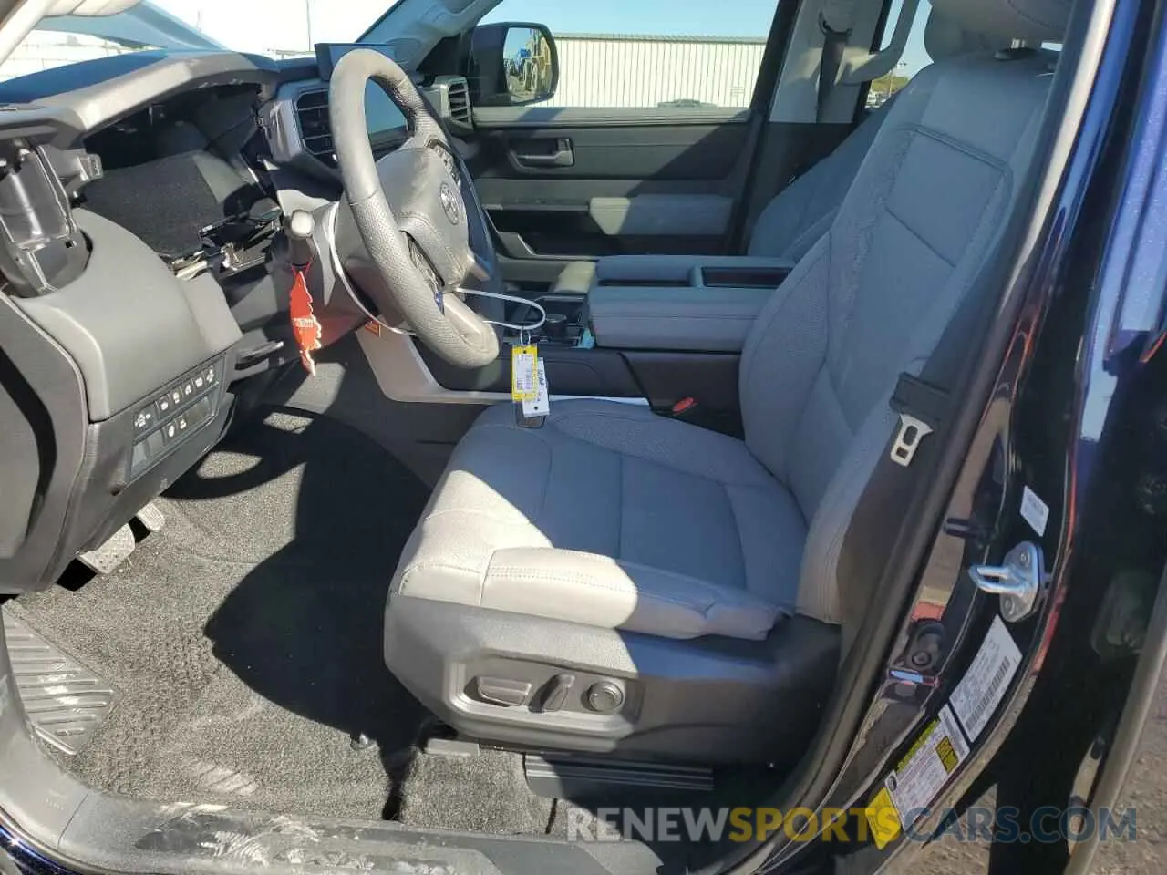 7 fotografías del automóvil dañado 5TFJA5EC2RX028713 TOYOTA TUNDRA 2024