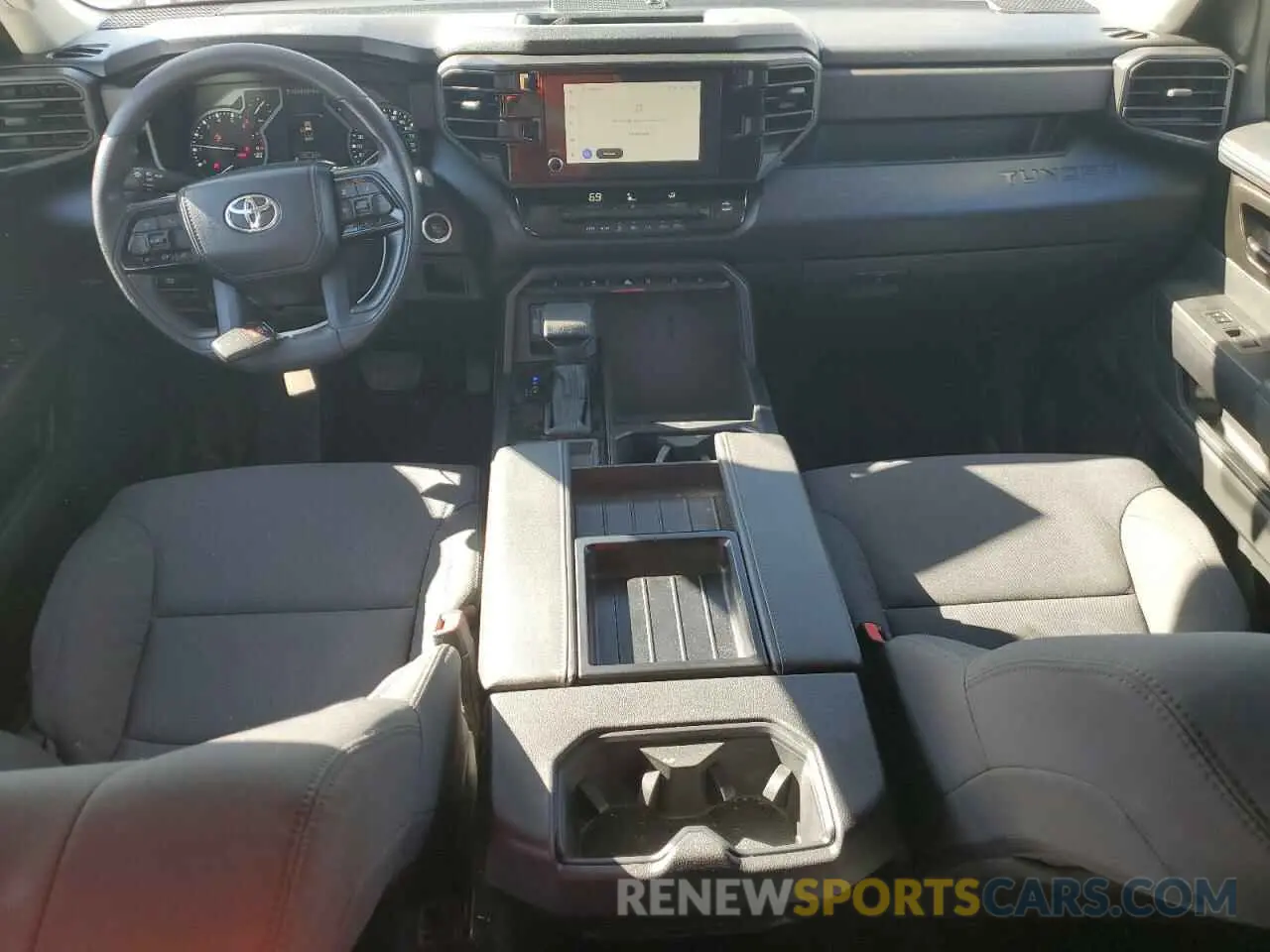 8 fotografías del automóvil dañado 5TFKB5DA2RX229142 TOYOTA TUNDRA 2024