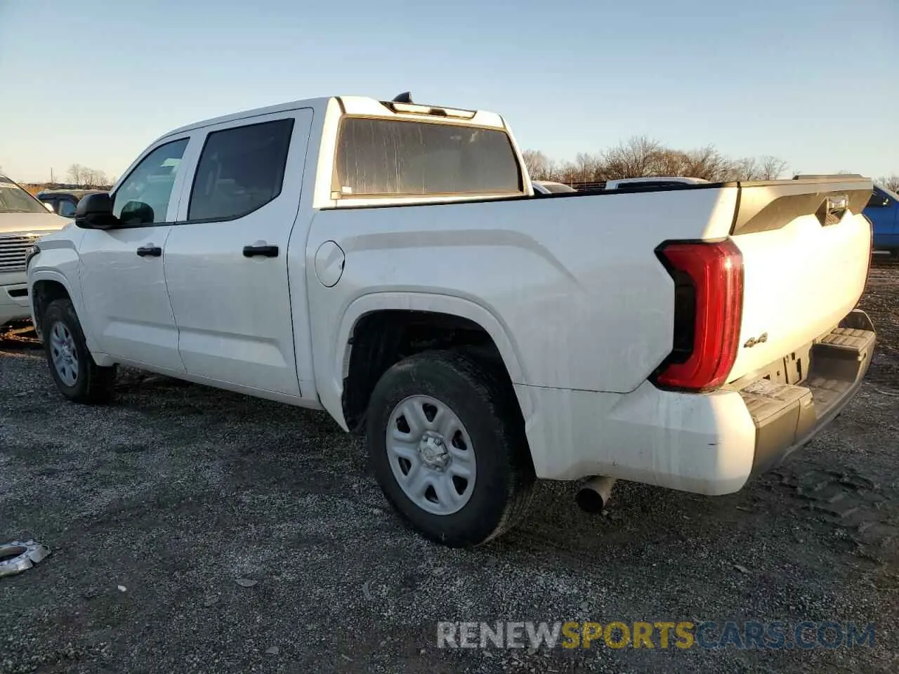 2 fotografías del automóvil dañado 5TFKB5DB1RX181657 TOYOTA TUNDRA 2024