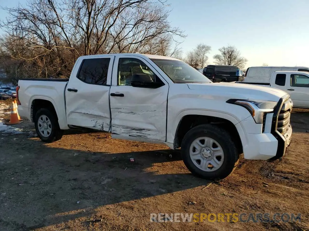 4 fotografías del automóvil dañado 5TFKB5DB1RX181657 TOYOTA TUNDRA 2024
