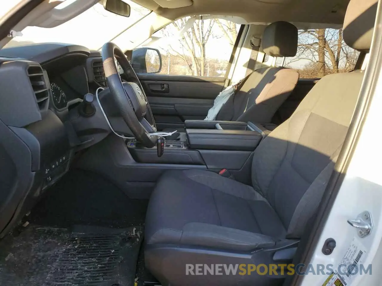 7 fotografías del automóvil dañado 5TFKB5DB1RX181657 TOYOTA TUNDRA 2024
