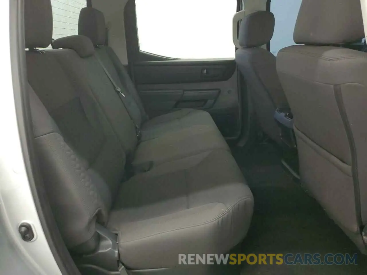 10 fotografías del automóvil dañado 5TFKB5DB3RX176041 TOYOTA TUNDRA 2024