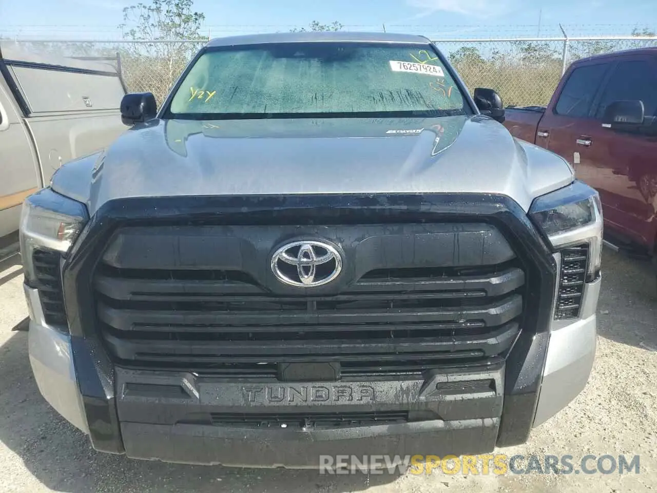 5 fotografías del automóvil dañado 5TFKB5DB3RX182504 TOYOTA TUNDRA 2024