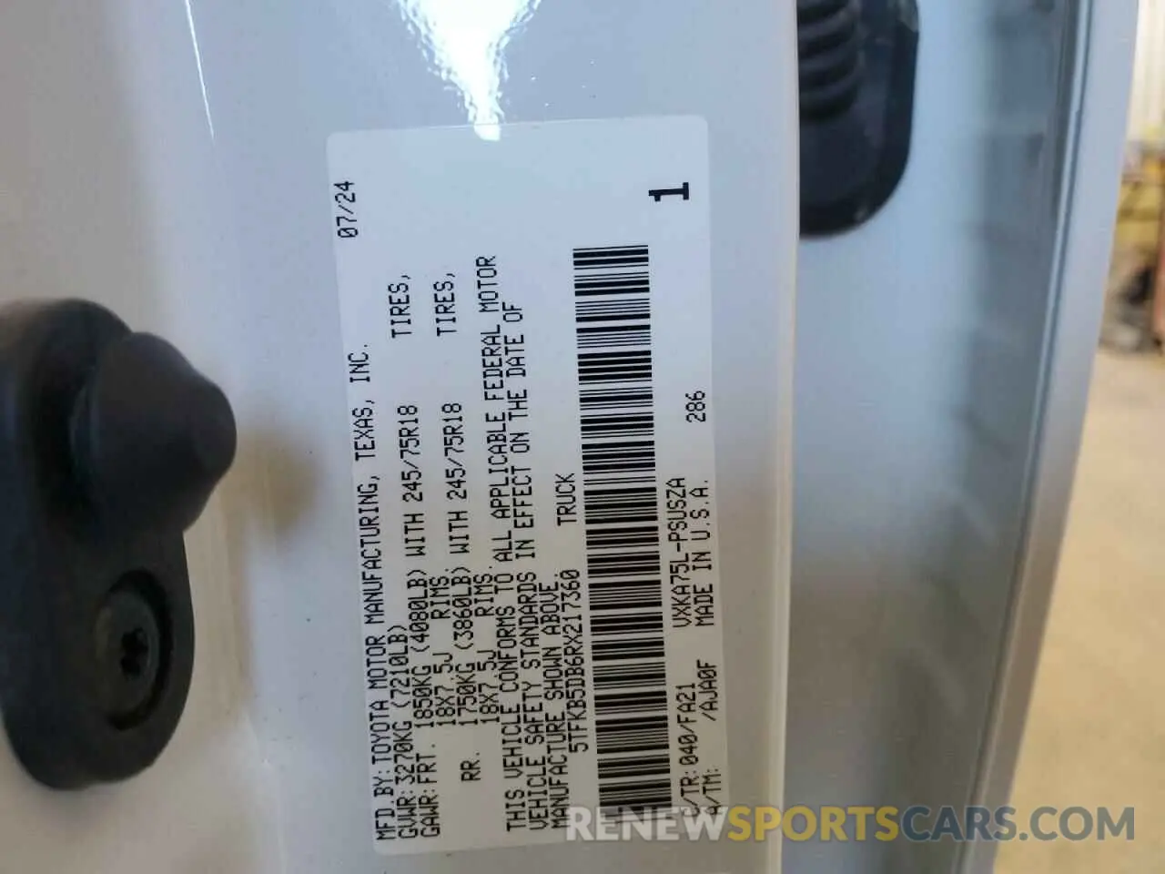 15 fotografías del automóvil dañado 5TFKB5DB6RX217360 TOYOTA TUNDRA 2024