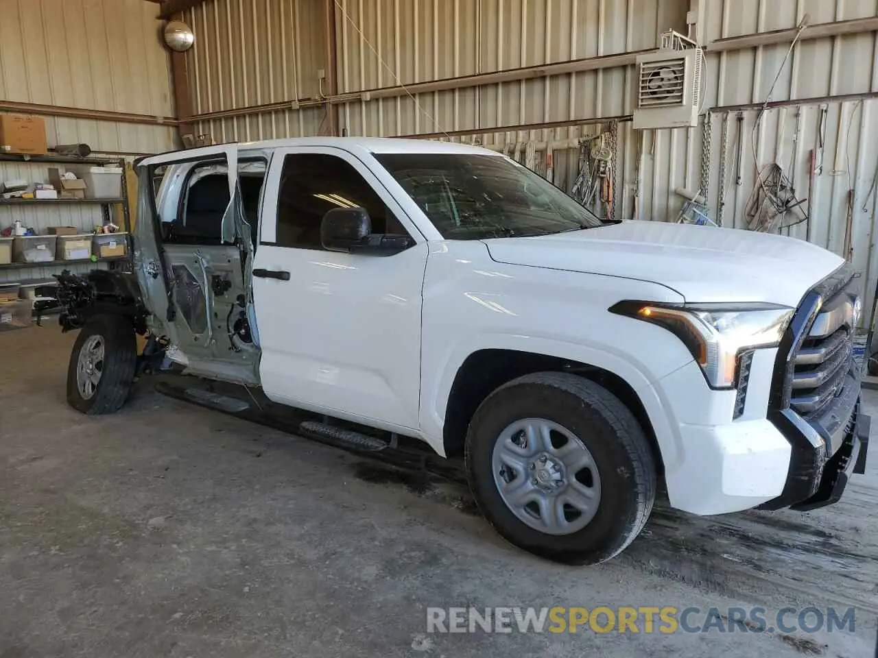 4 fotografías del automóvil dañado 5TFKB5DB6RX217360 TOYOTA TUNDRA 2024