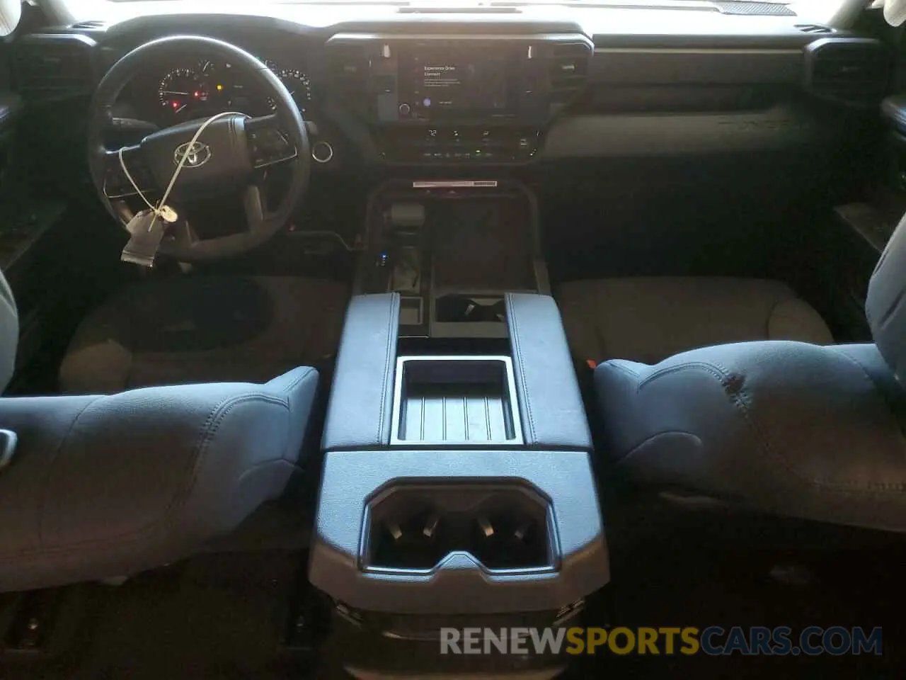 8 fotografías del automóvil dañado 5TFKB5DB6RX217360 TOYOTA TUNDRA 2024