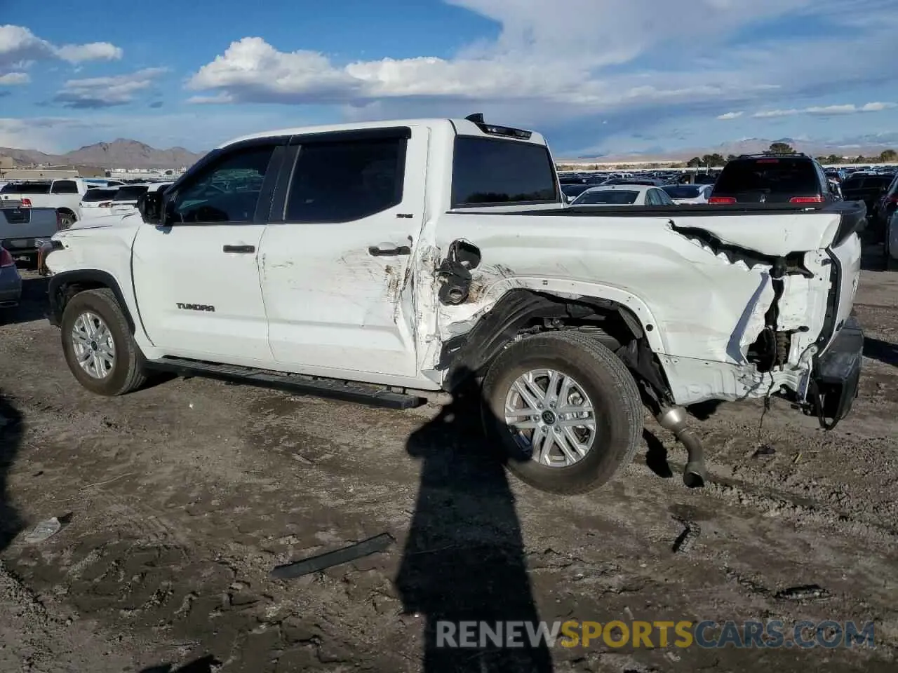 2 fotografías del automóvil dañado 5TFLA5ABXRX036323 TOYOTA TUNDRA 2024