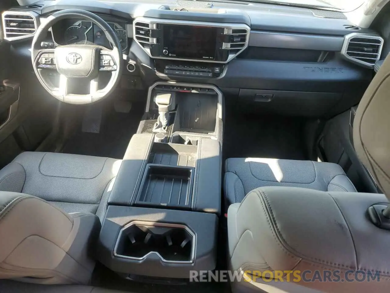 8 fotografías del automóvil dañado 5TFLA5DAXRX175242 TOYOTA TUNDRA 2024