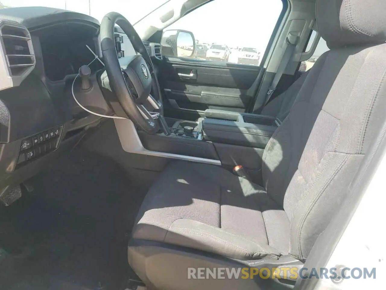 7 fotografías del automóvil dañado 5TFLA5DB0RX138211 TOYOTA TUNDRA 2024