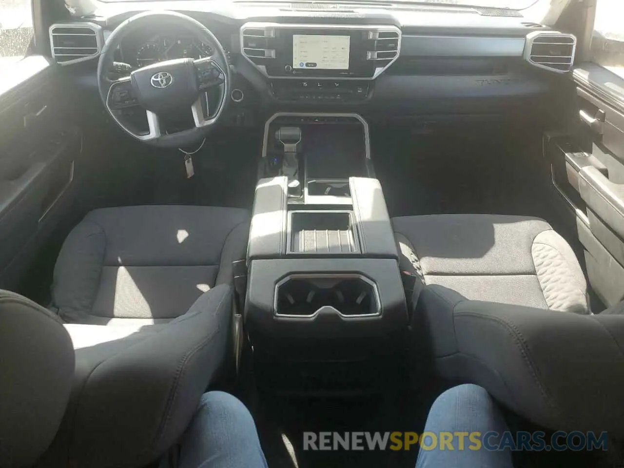 8 fotografías del automóvil dañado 5TFLA5DB0RX138211 TOYOTA TUNDRA 2024