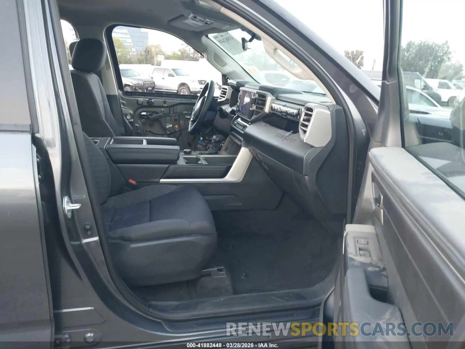 5 fotografías del automóvil dañado 5TFLA5DB0RX145580 TOYOTA TUNDRA 2024