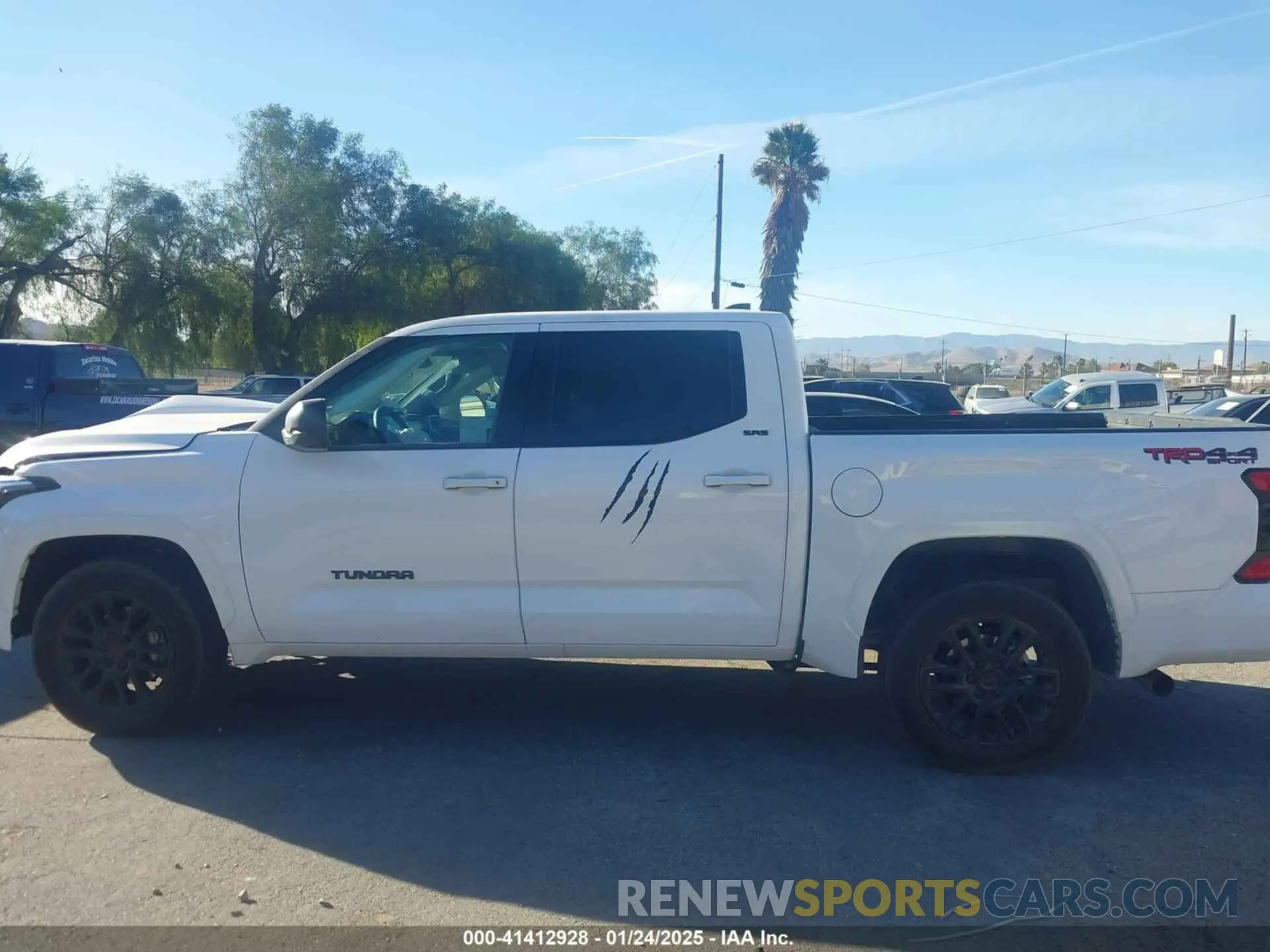 15 fotografías del automóvil dañado 5TFLA5DB0RX211156 TOYOTA TUNDRA 2024