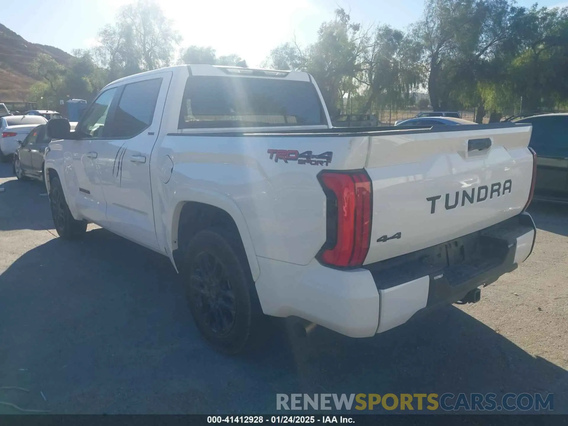 3 fotografías del automóvil dañado 5TFLA5DB0RX211156 TOYOTA TUNDRA 2024