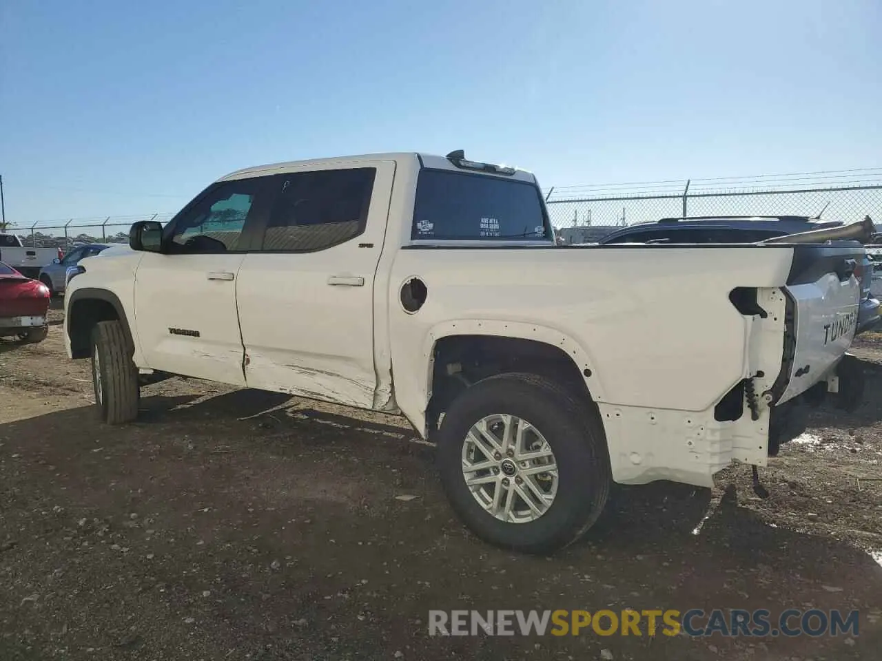 2 fotografías del automóvil dañado 5TFLA5DB1RX175977 TOYOTA TUNDRA 2024