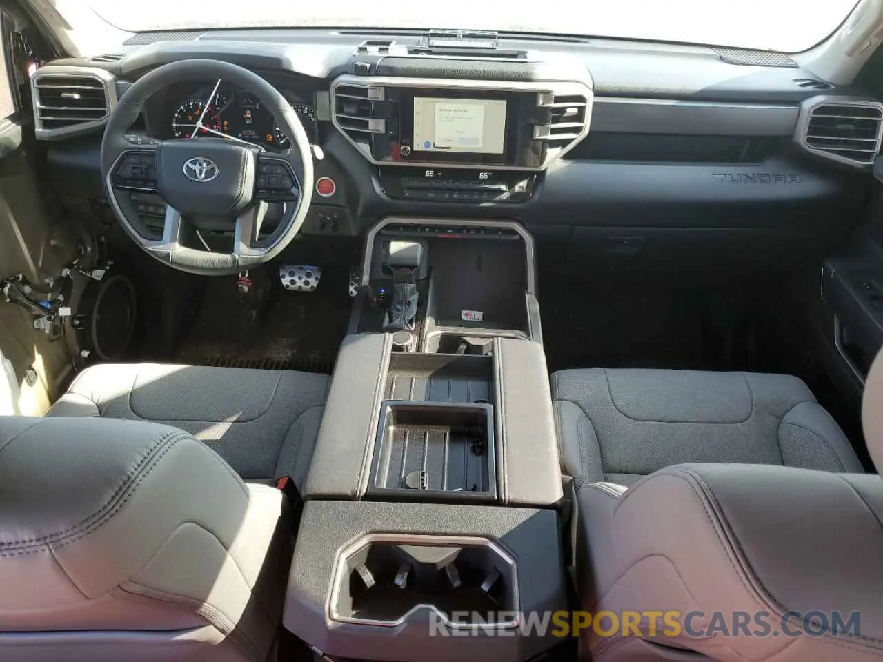 8 fotografías del automóvil dañado 5TFLA5DB1RX223672 TOYOTA TUNDRA 2024