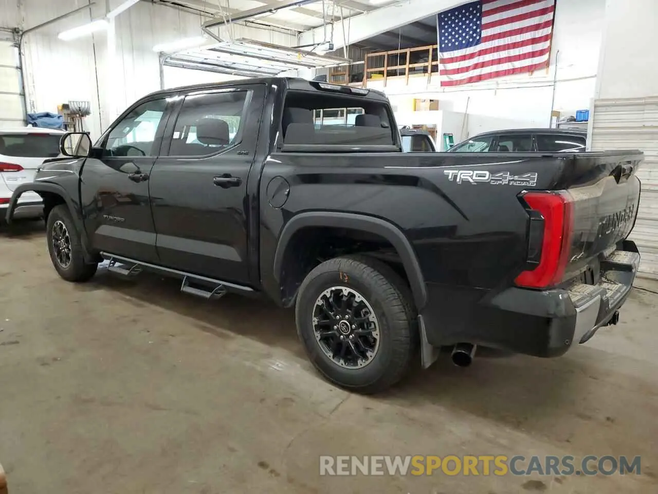 2 fotografías del automóvil dañado 5TFLA5DB2RX218335 TOYOTA TUNDRA 2024
