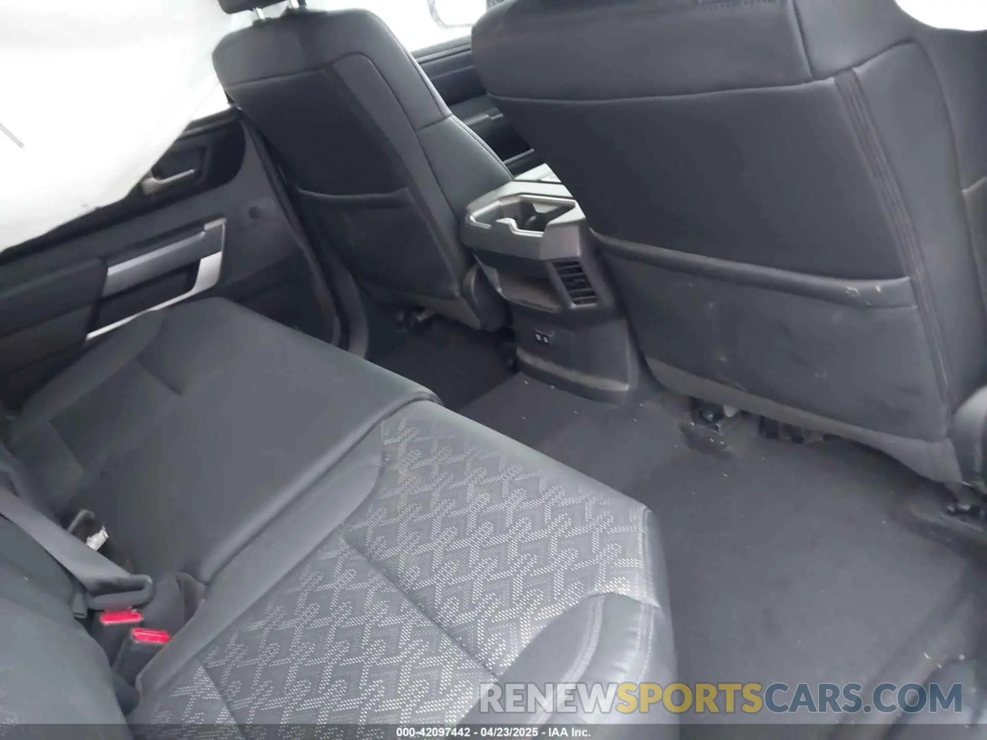 8 fotografías del automóvil dañado 5TFLA5DB3RX181554 TOYOTA TUNDRA 2024