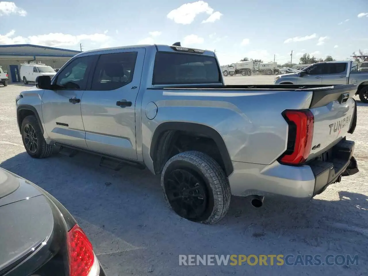2 fotografías del automóvil dañado 5TFLA5DB3RX193154 TOYOTA TUNDRA 2024