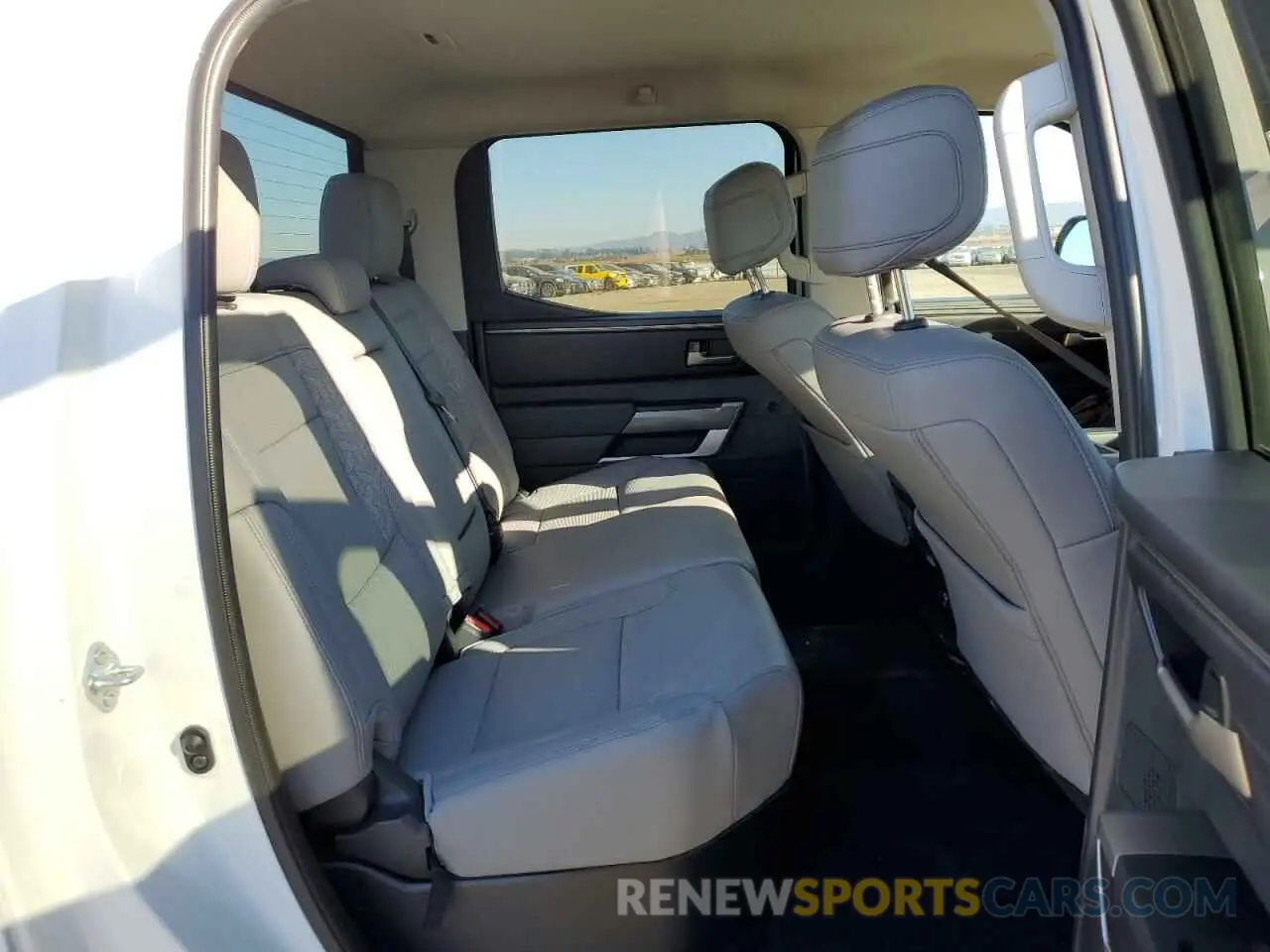 10 fotografías del automóvil dañado 5TFLA5DB4RX129964 TOYOTA TUNDRA 2024
