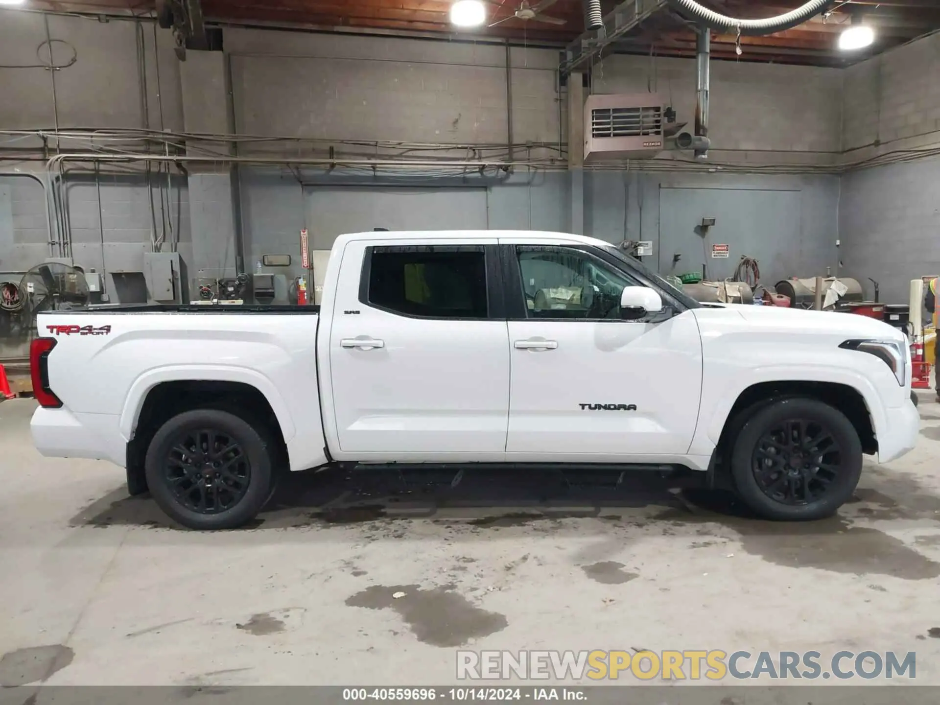 13 fotografías del automóvil dañado 5TFLA5DB4RX143315 TOYOTA TUNDRA 2024