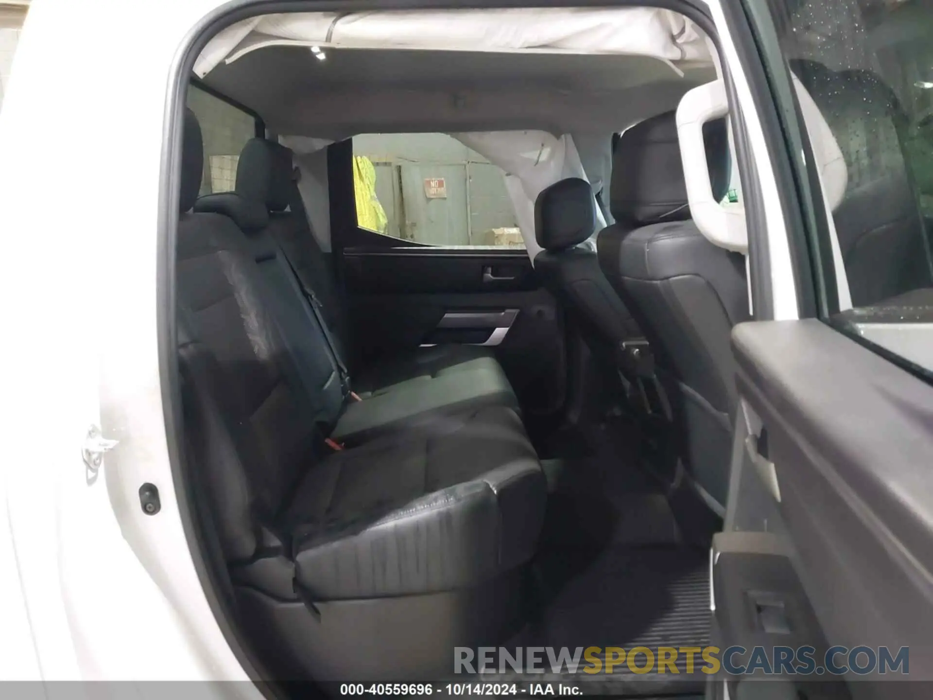 8 fotografías del automóvil dañado 5TFLA5DB4RX143315 TOYOTA TUNDRA 2024