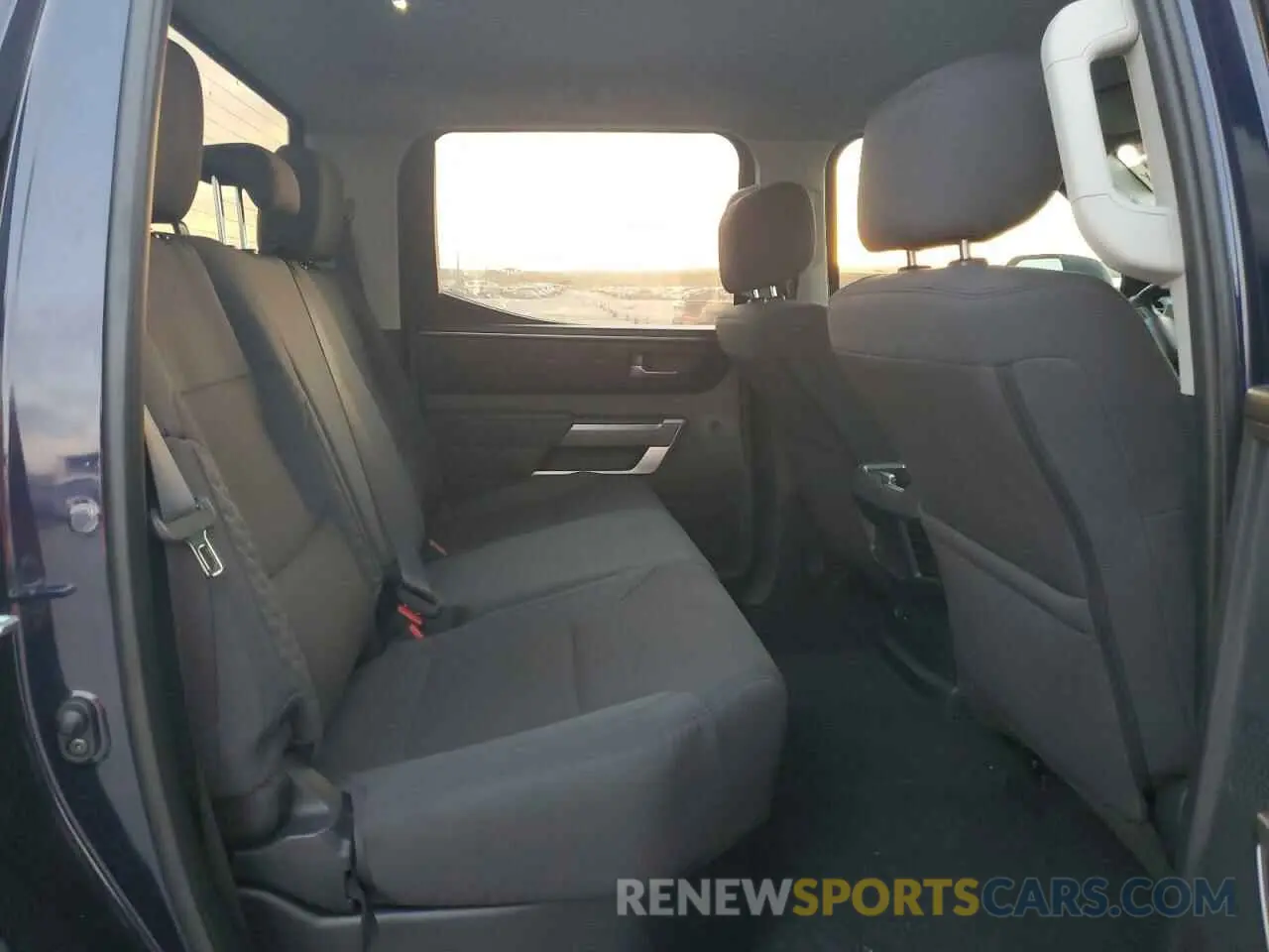 10 fotografías del automóvil dañado 5TFLA5DB4RX148157 TOYOTA TUNDRA 2024