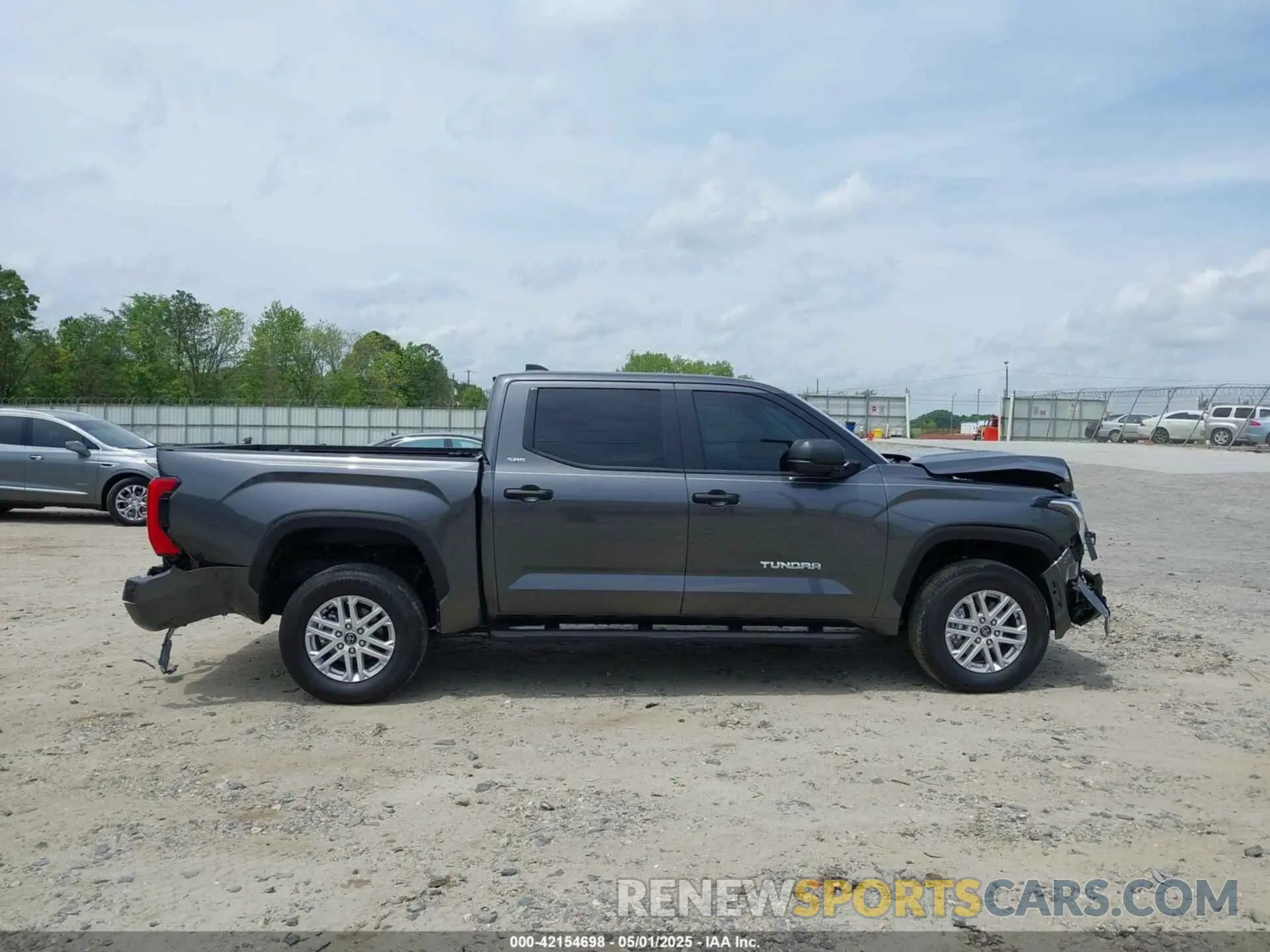 13 fotografías del automóvil dañado 5TFLA5DB5RX233640 TOYOTA TUNDRA 2024