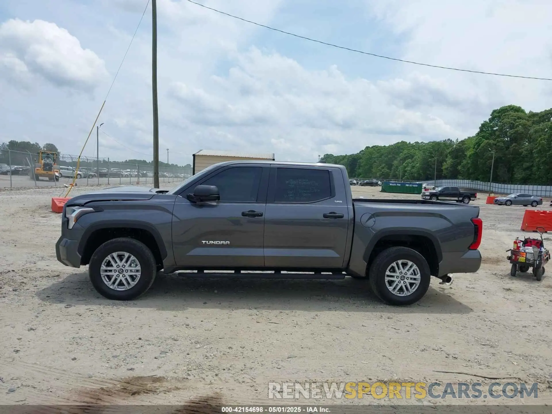 14 fotografías del automóvil dañado 5TFLA5DB5RX233640 TOYOTA TUNDRA 2024