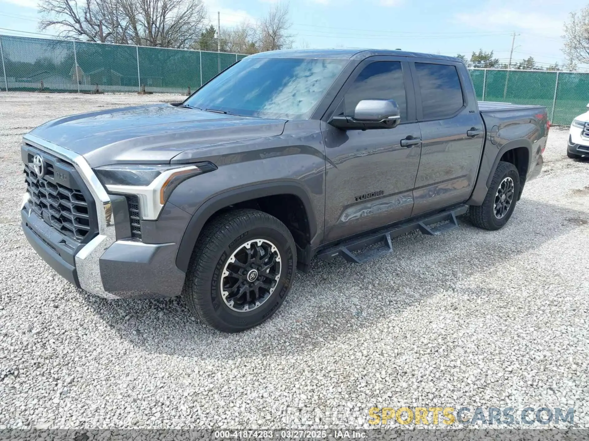 2 fotografías del automóvil dañado 5TFLA5DB6RX177580 TOYOTA TUNDRA 2024