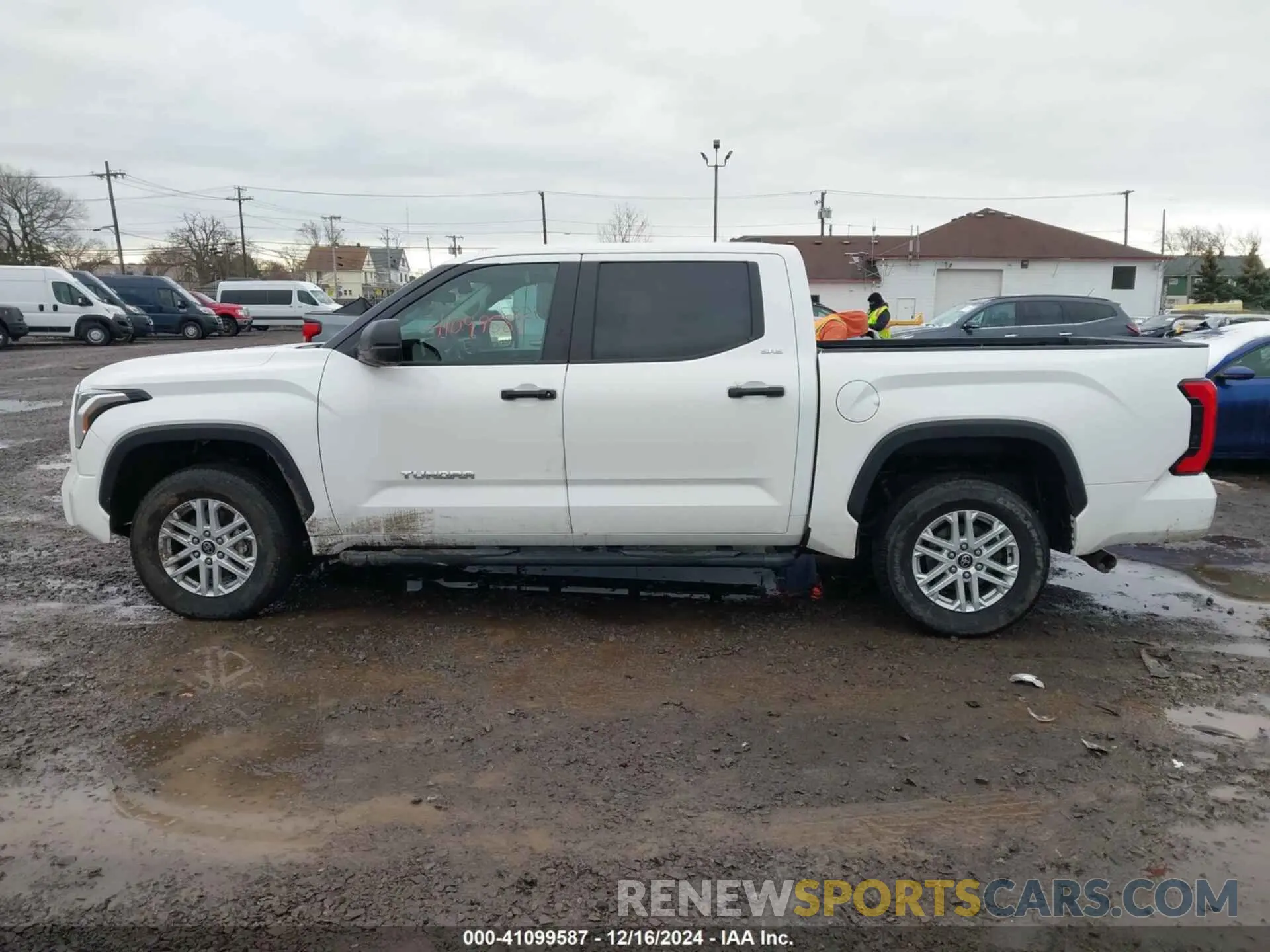 14 fotografías del automóvil dañado 5TFLA5DB7RX133295 TOYOTA TUNDRA 2024
