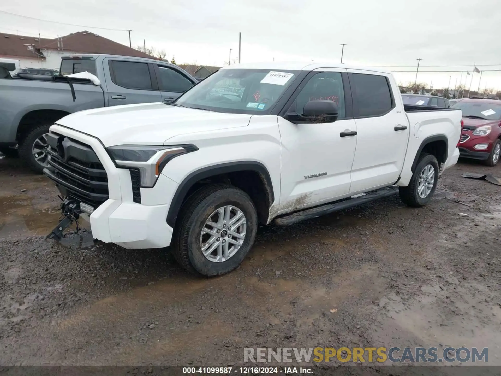 2 fotografías del automóvil dañado 5TFLA5DB7RX133295 TOYOTA TUNDRA 2024