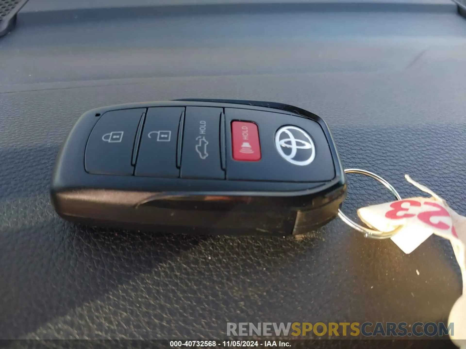 11 fotografías del automóvil dañado 5TFLA5DB7RX218105 TOYOTA TUNDRA 2024