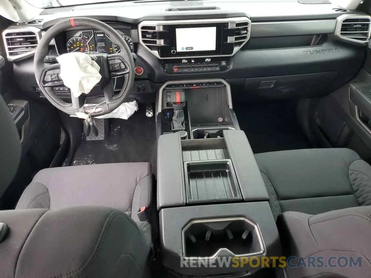 8 fotografías del automóvil dañado 5TFLA5DB7RX228181 TOYOTA TUNDRA 2024