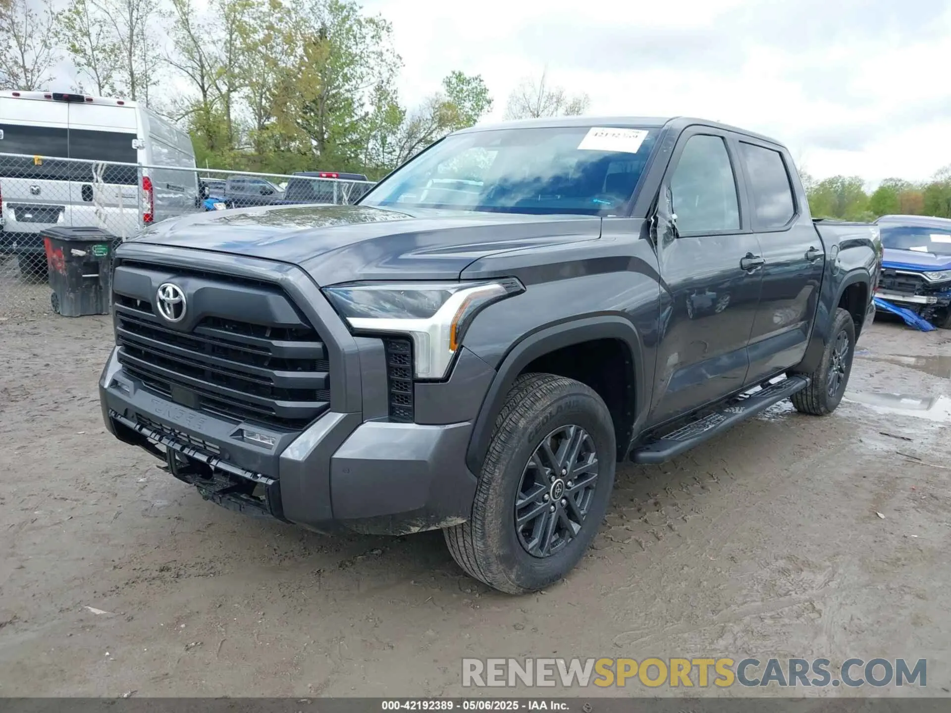 2 fotografías del automóvil dañado 5TFLA5DB7RX237804 TOYOTA TUNDRA 2024