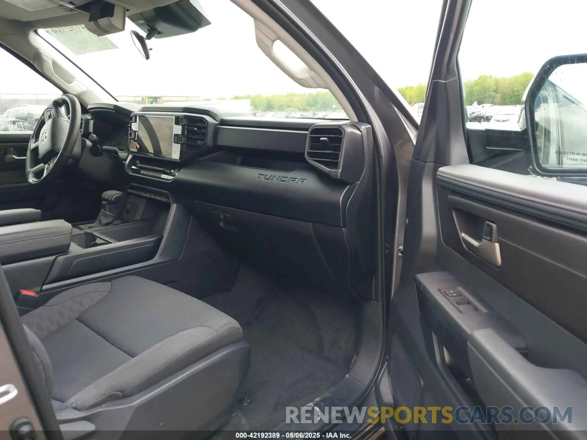 5 fotografías del automóvil dañado 5TFLA5DB7RX237804 TOYOTA TUNDRA 2024