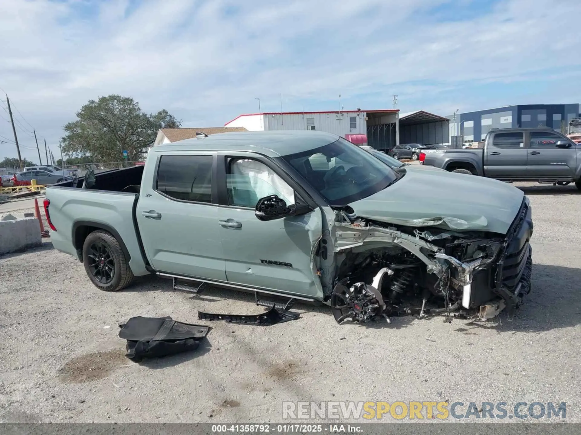 13 fotografías del automóvil dañado 5TFLA5DB8RX210143 TOYOTA TUNDRA 2024