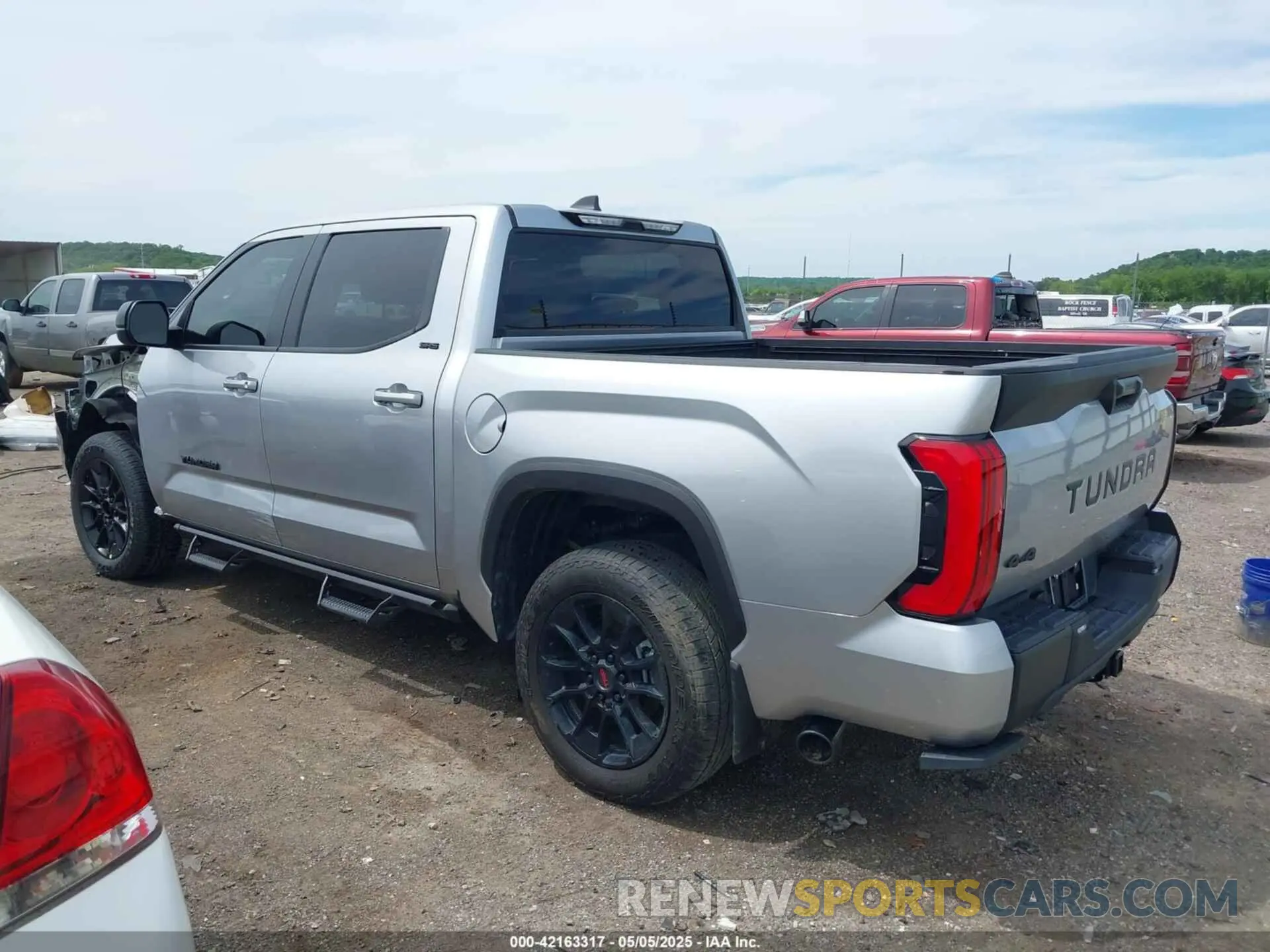 15 fotografías del automóvil dañado 5TFLA5DB9RX195023 TOYOTA TUNDRA 2024