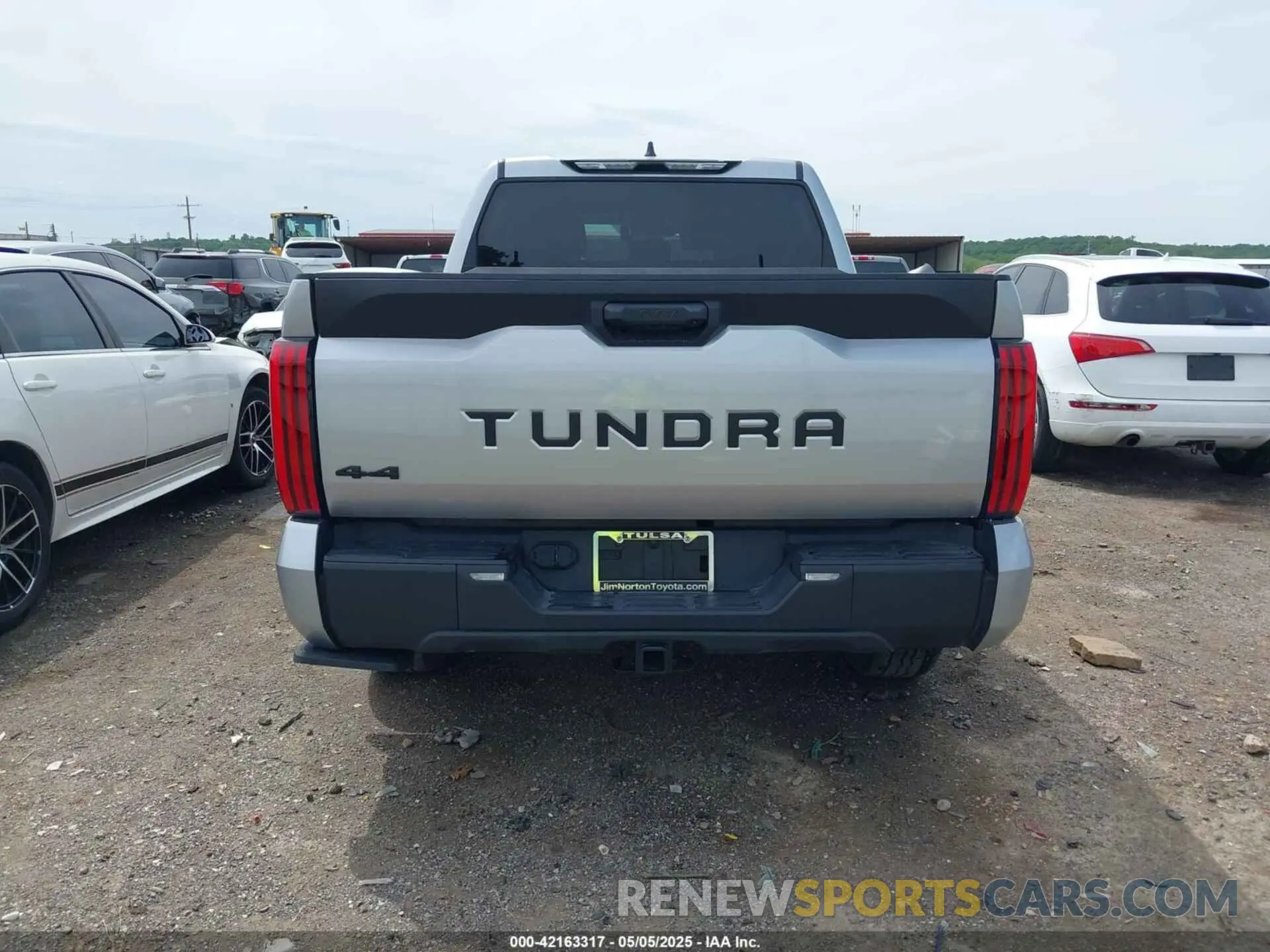 17 fotografías del automóvil dañado 5TFLA5DB9RX195023 TOYOTA TUNDRA 2024